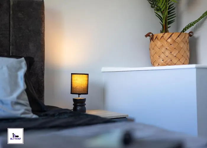 Newhall By Alt-Stay Contractor Accommodation - 3 Bed Contractor Home With Parking, Wi-Fi & Full Kitchen - Ideal For Long Stays Leeds (West Yorkshire)