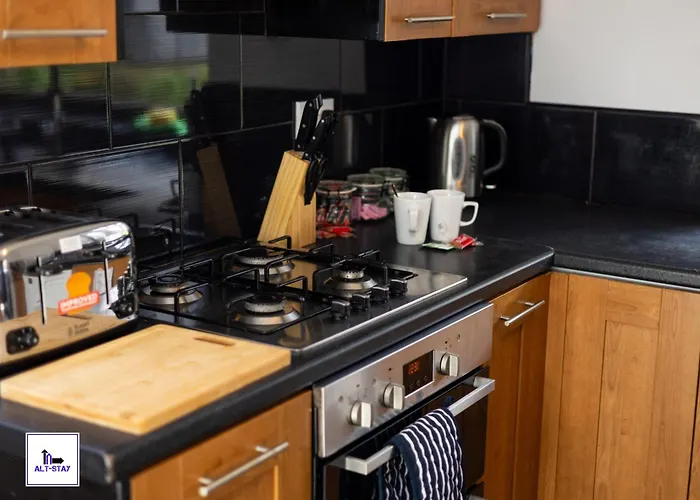 Newhall By Alt-Stay Contractor Accommodation - 3 Bed Contractor Home With Parking, Wi-Fi & Full Kitchen - Ideal For Long Stays Casa de Férias