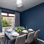 Newhall By Alt-stay Contractor - 3 Bed Contractor With Parking, Wi-fi & Full Kitchen - Ideal For Long 度假居 *