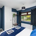 Newhall By Alt-stay Contractor - 3 Bed Contractor With Parking, Wi-fi & Full Kitchen - Ideal For Long 度假居