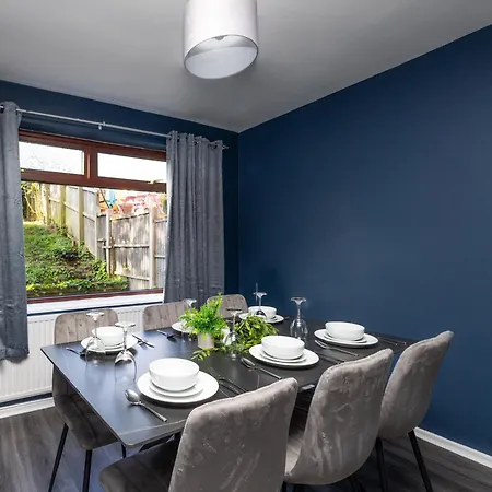 Newhall By Alt-stay Contractor - 3 Bed Contractor With Parking, Wi-fi & Full Kitchen - Ideal For Long 度假居 *