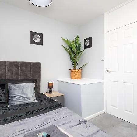 בית נופש Alt-stay Leeds, M1 Junction 45 Skelton - Ideal For Contractors - Parking & Fast Fibre Wi-fi - Long Welcome לידס