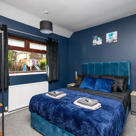 Alt-stay Leeds, M1 Junction 45 Skelton - Ideal For Contractors - Parking & Fast Fibre Wi-fi - Long Welcome *