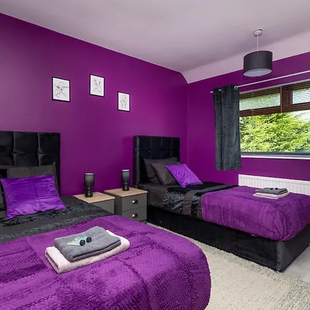 Alt-stay Leeds, M1 Junction 45 Skelton - Ideal For Contractors - Parking & Fast Fibre Wi-fi - Long Welcome * לידס
