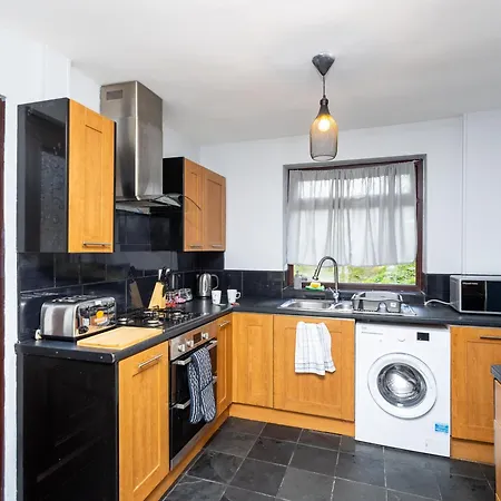 度假居 Newhall By Alt-stay Contractor - 3 Bed Contractor With Parking, Wi-fi & Full Kitchen - Ideal For Long *
