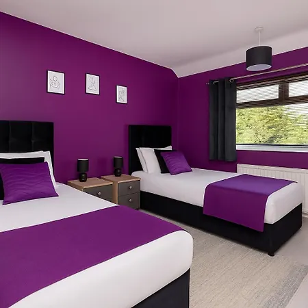 Alt-stay Leeds, M1 Junction 45 Skelton - Ideal For Contractors - Parking & Fast Fibre Wi-fi - Long Welcome בית נופש לידס