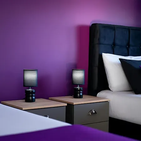 Alt-stay Leeds, M1 Junction 45 Skelton - Ideal For Contractors - Parking & Fast Fibre Wi-fi - Long Welcome בית נופש *