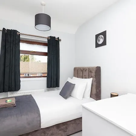 Newhall By Alt-stay - 3 Bed House - Parking, Wifi & Full Kitchen - Contractors & Relocations - Weekly & Monthly Rates - Rates Direct, Search Alt-stay *