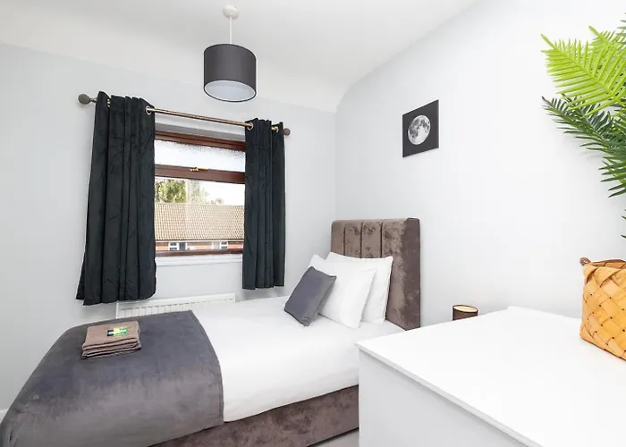 Newhall By Alt-Stay Contractor Accommodation - 3 Bed Contractor Home With Parking, Wi-Fi & Full Kitchen - Ideal For Long Stays *