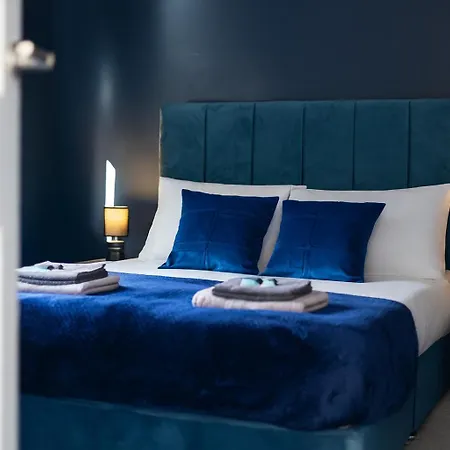 Newhall By Alt-stay - 3 Bed House - Parking, Wifi & Full Kitchen - Contractors & Relocations - Weekly & Monthly Rates - Rates Direct, Search Alt-stay بيت للعطل ليدز